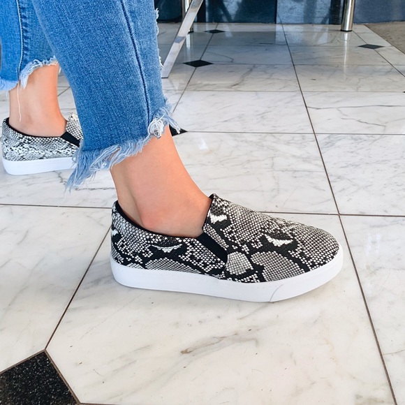 Snake skin slip on sneaker - Picture 6 of 6
